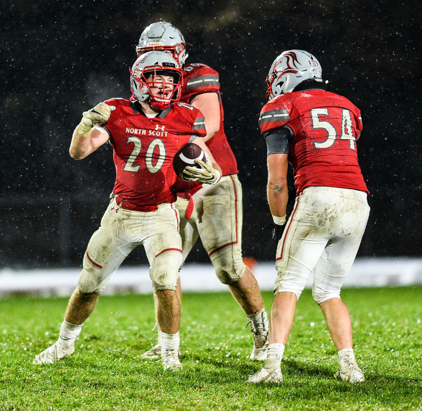 110119-qct-spt-ns-xavier-fball-031a.jpg
